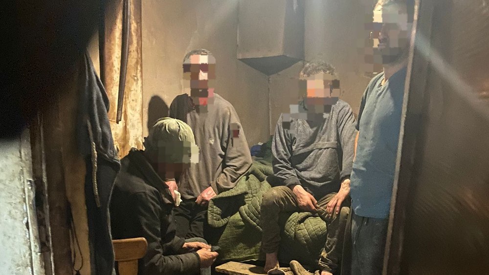Caz șocant de sclavie în Maramureș: o familie din Borșa profită de șapte bărbați cu probleme psihice FOTO 