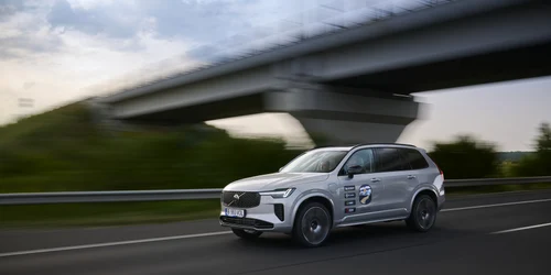 Volvo XC90 Cars and Roads 1 jpg