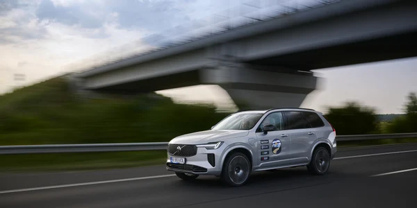Volvo XC90 Cars and Roads 1 jpg