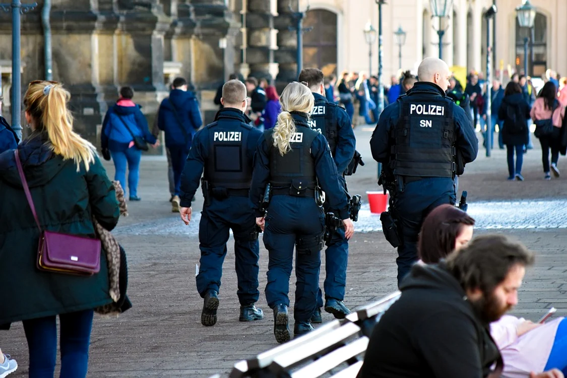 
    Polițiștii germani au fost nevoiți să intervină în forță pentru a potoli bătălia generală între muncitorii româniFoto: pixabay.com  