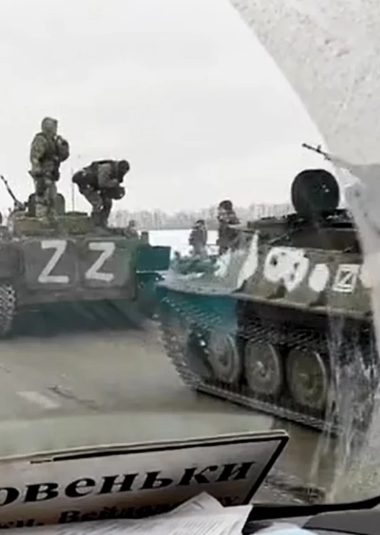Tancuri ruseşti inscripţionate cu litera „Z” FOTO East2West