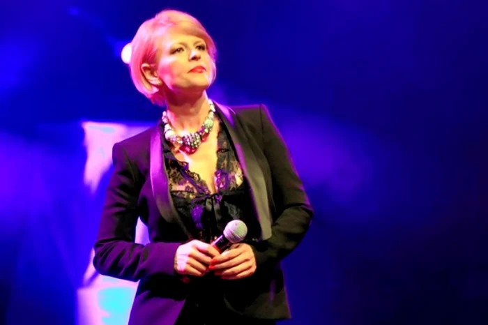 Sanda Ladoși a profitat de ziua liberă și a ieșit la mall cu fetița și cu bonaFoto: Click!