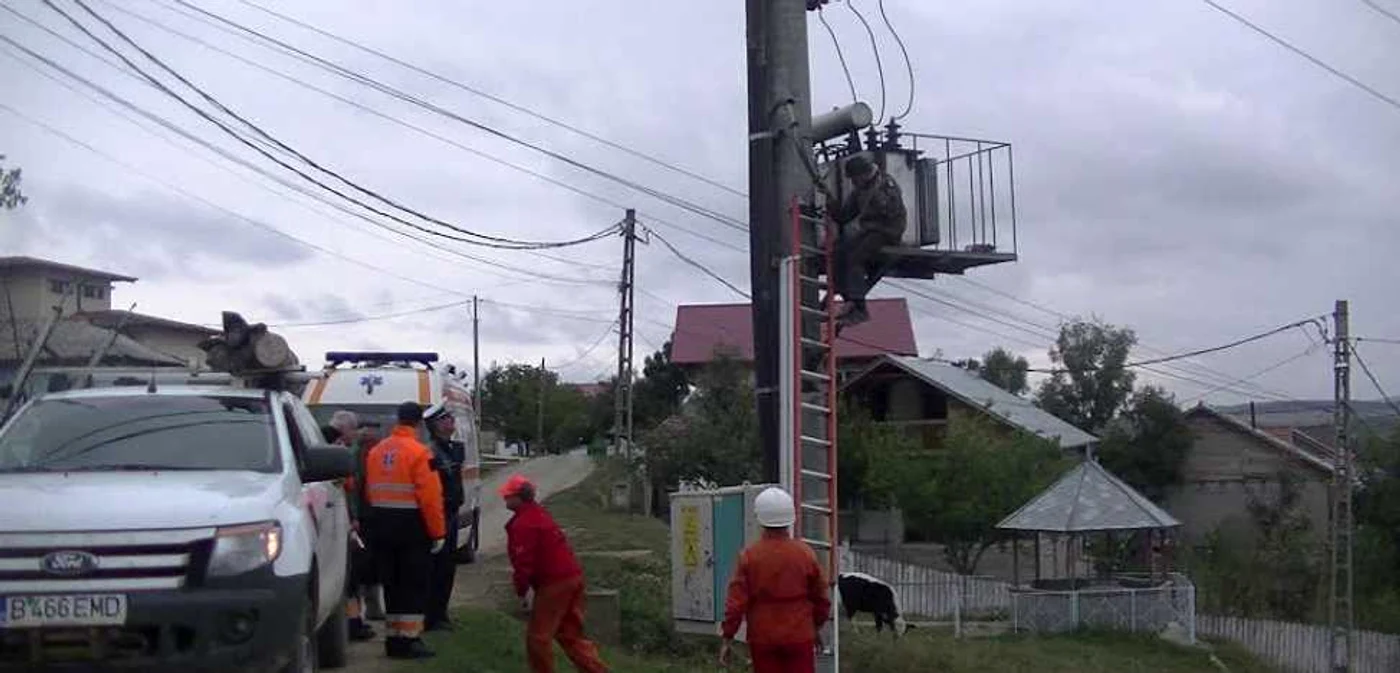 Bărbatul a fost convins să coboare singur