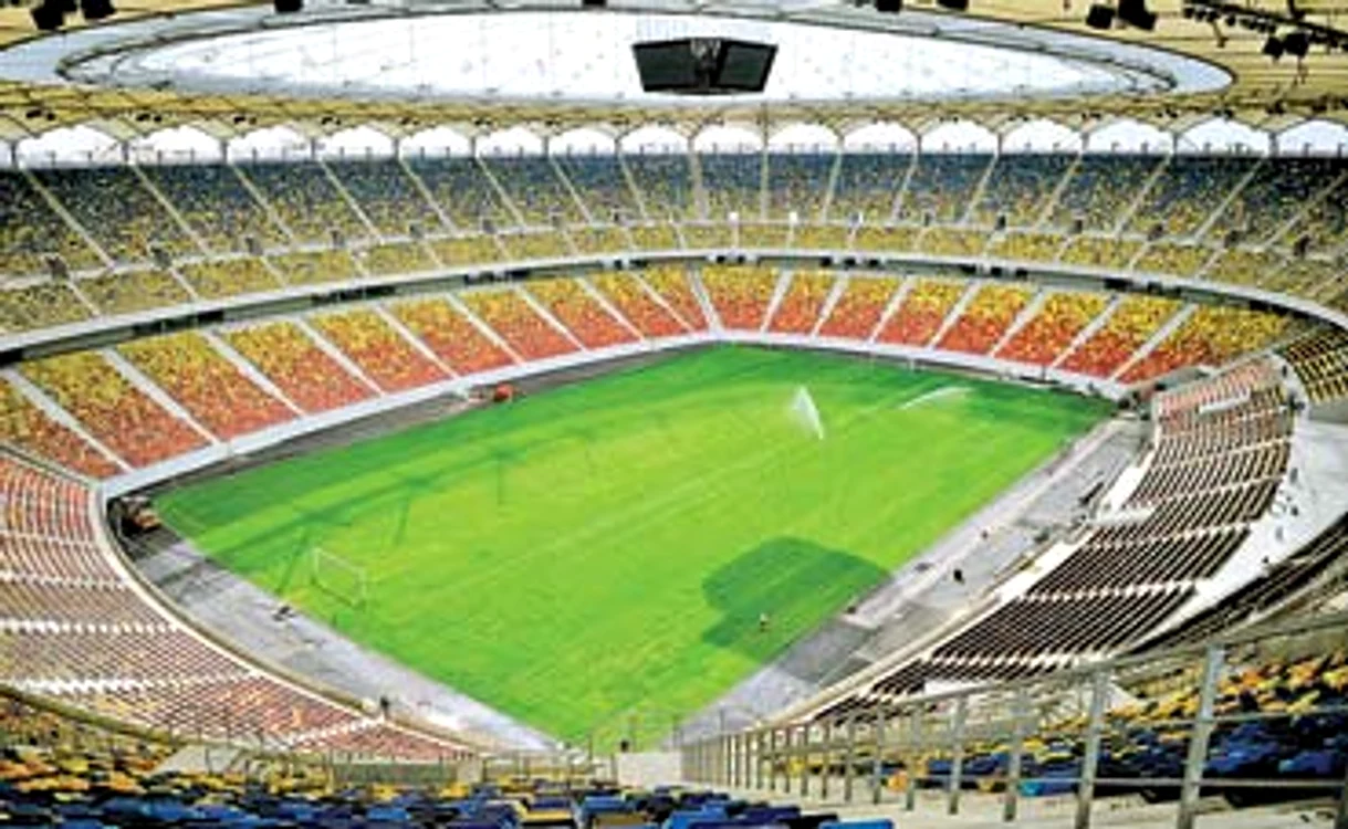 
    Arena Naţională nu va  mai sta mult goalăFoto: Mediafax  