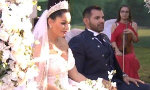 Imagini de la cununia religioasă a lui Brigitte cu Florin Pastramă  jpeg