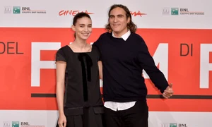 actorii rooney mara si joaquin phoenix gettyimages 187556241 jpeg