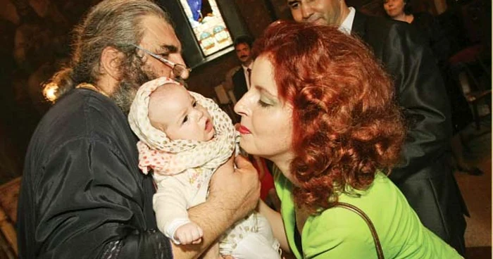 Alexia nu a plâns decât după ce a fost scoasă din cristelniţă