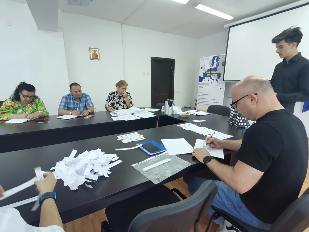 Din comisia de examen nu pot face parte profesori din școală FOTO: A.Mitran 