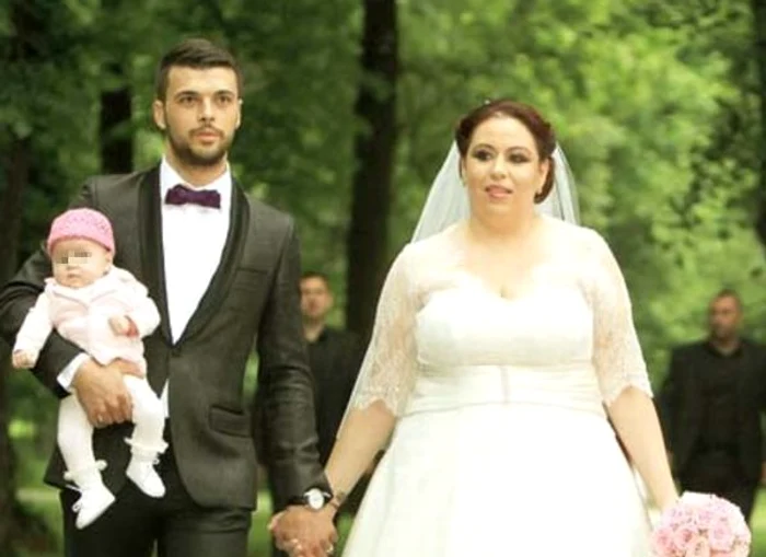 Oana şi Marius s-au căsătorit în vara lui 2014 când au făcut şi botezul foto: Click!