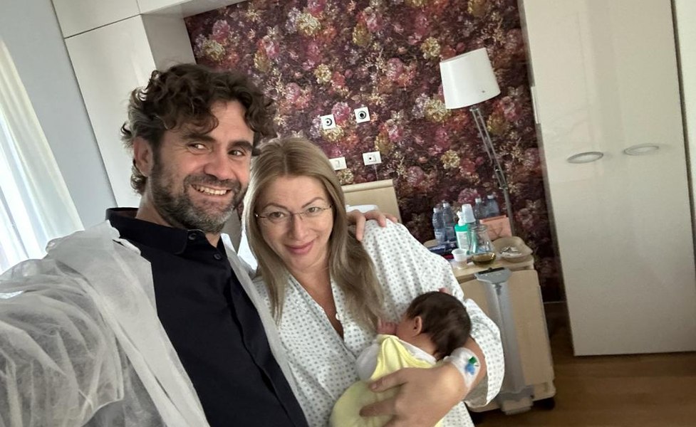 O faimoasă prezentatoare TV din România a devenit mamă la aproape 48 de ani. Vedeta a apelat la fertilizare in vitro