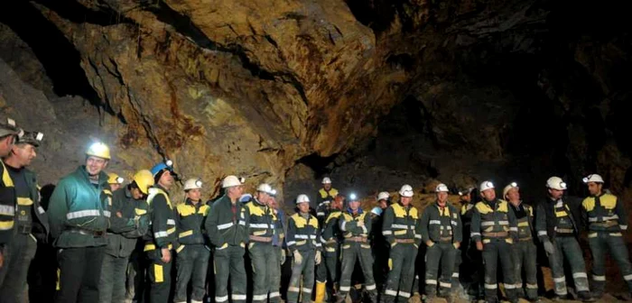 22 de mineri de la RMGC s-au blocat în subteran în octombrie 2013