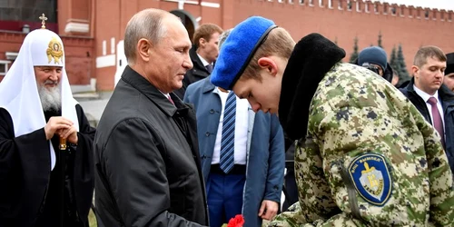 putin soldat patriarhul kirill piata rosie foto epa efe