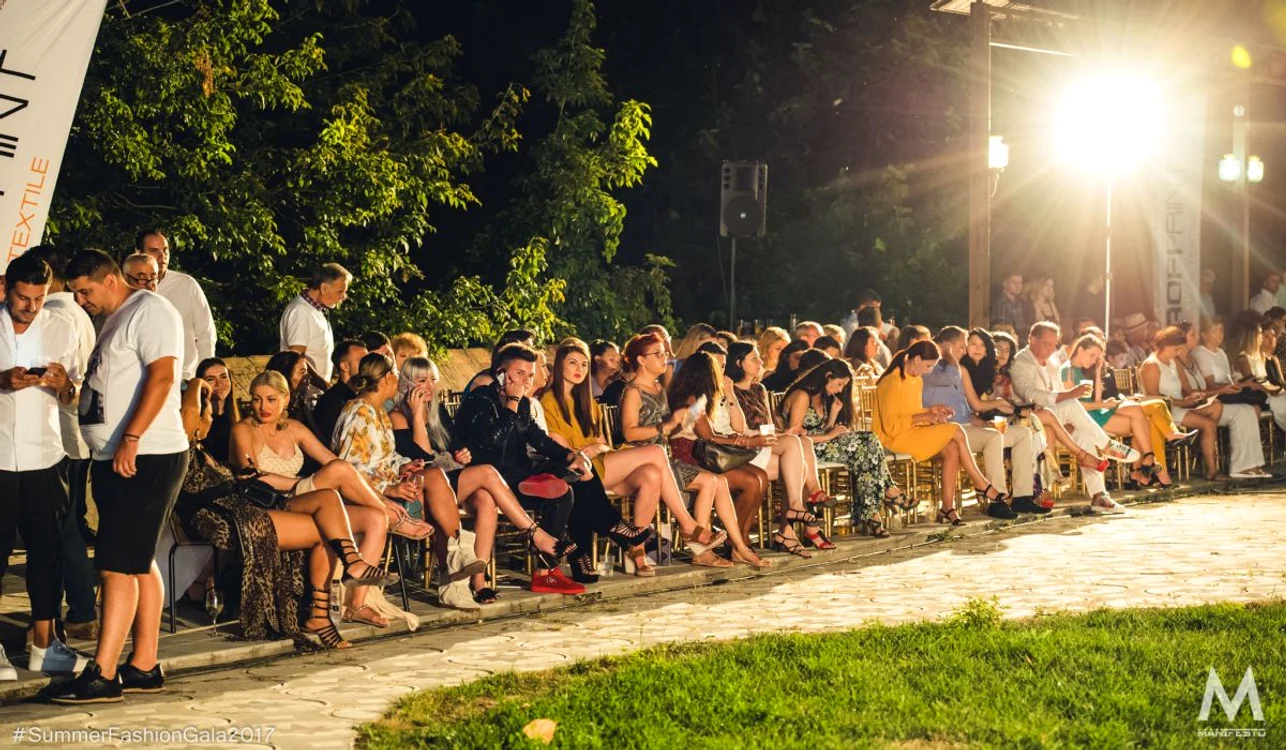500 de invitaţi au participat la eveniment  jpeg