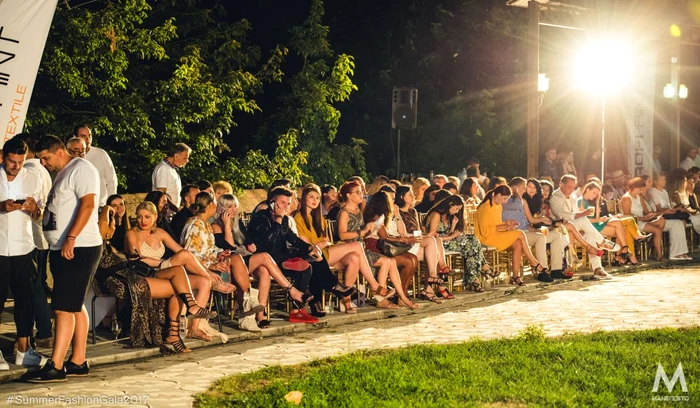 500 de invitaţi au participat la eveniment  jpeg