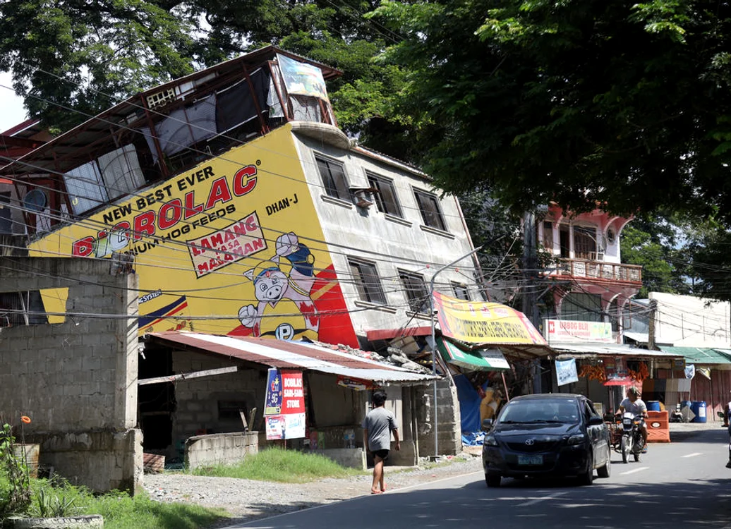 Clădire distrusă de un cutremur în Filipine FOTO EPA-EFE