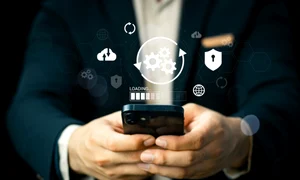 Funcția de pe telefon care te ar putea întineri : foto Shutterstock jpg