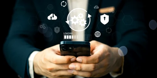 Funcția de pe telefon care te ar putea întineri : foto Shutterstock jpg