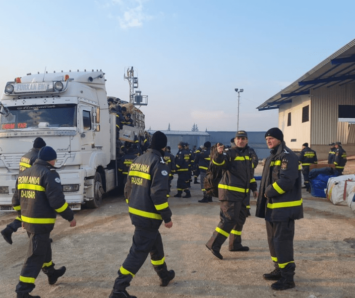 Prima misiune a salvatorilor români în Turcia: salvarea unei familii de sub dărâmături