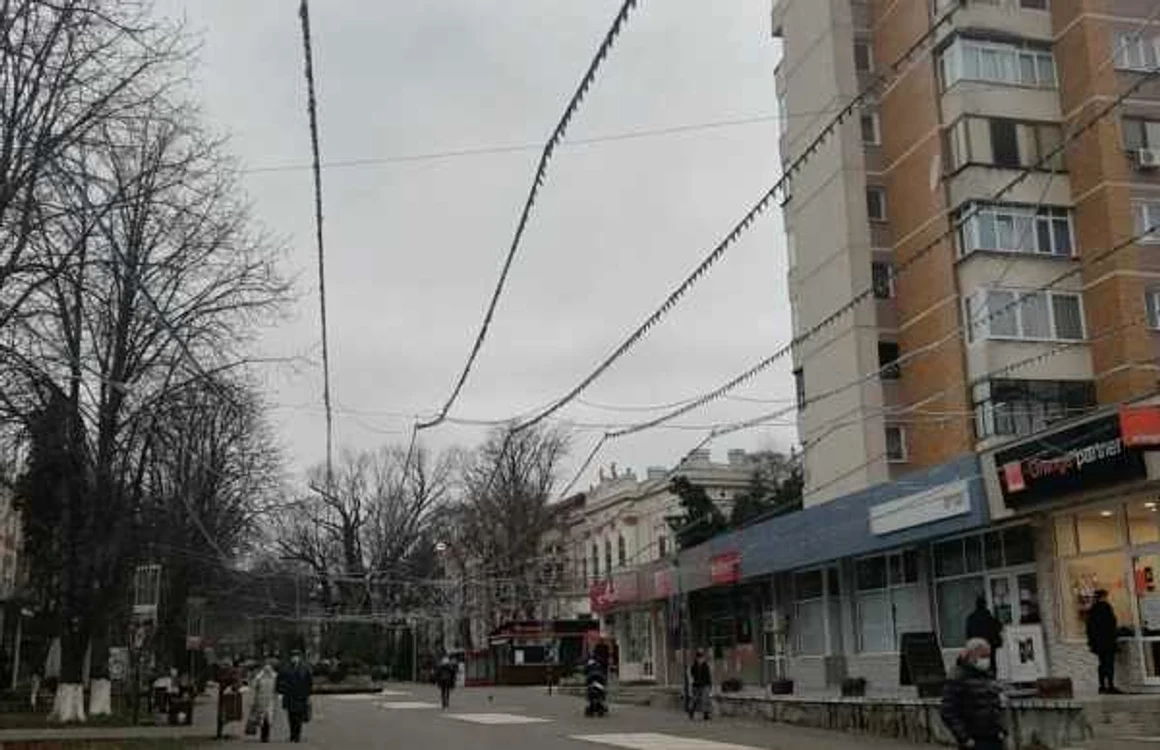 Cupola de lumini în timpul zilei FOTO Cosmin Zamfirache