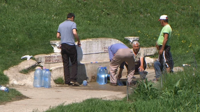 Teleormănenii au renunţat la apa de la robinet foto: Claudiu Dumitrache