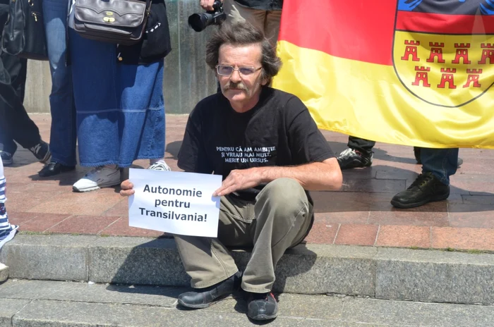 Miting pentru autonomia Transilvaniei la Cluj FOTO: citynews.ro