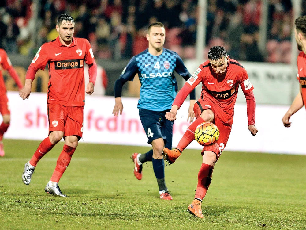 
    Prin acest şut  a marcat Valentin Costache primul gol din carieră  în Liga 1  