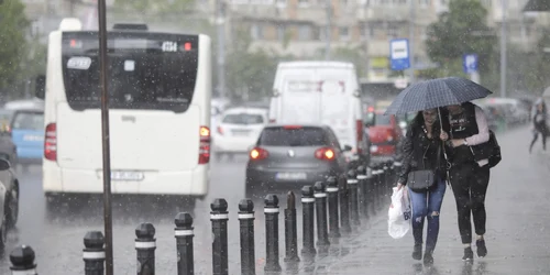  Ploaie puternica in zona Crangasi din Bucuresti Inquam Photos / Octav Ganea