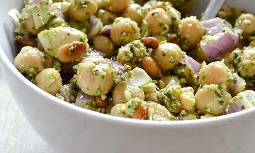 salata de naut cu pesto de busuioc jpeg