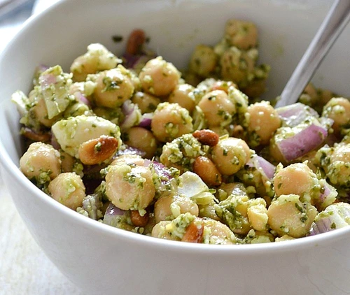 salata de naut cu pesto de busuioc jpeg