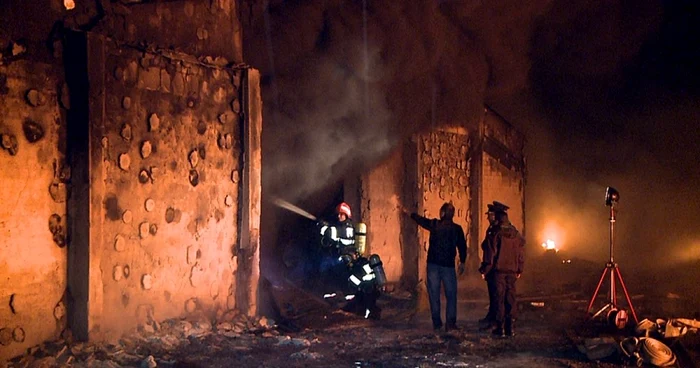 Incendiu depozit materiale plastice                                 FOTO Laurenţiu Ionescu