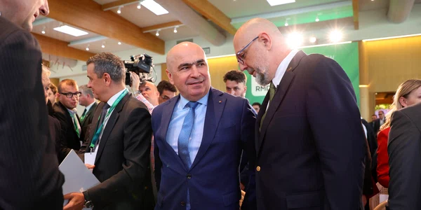 CONGRES UDMR Ilie Bolojan alături de Kelemen Hunor FOTO Inquam / Simion Tataru