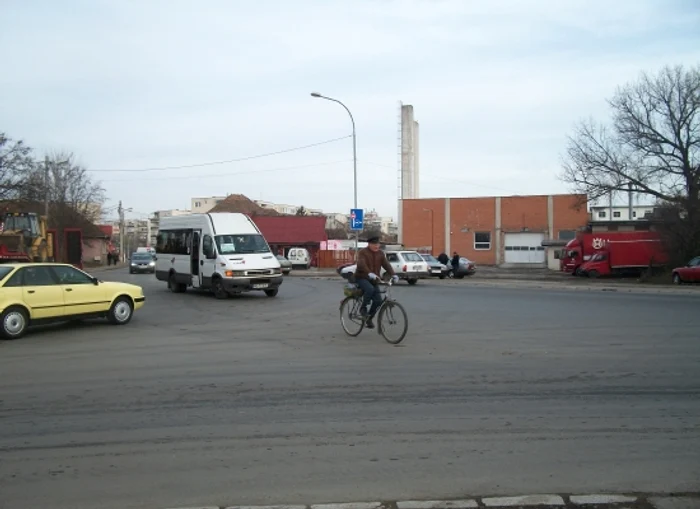 Sensul giratoriu ar fluidiza traficul între străzile Bărăganului, Călăraşilor şi Tisei