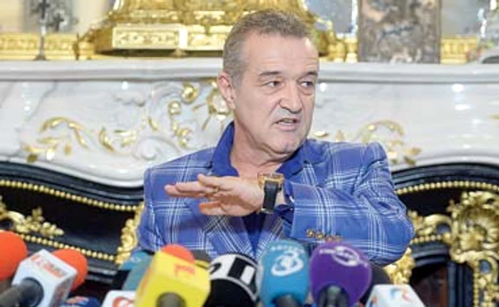 
    Gigi Becali s-a săturat de disputa pe vechea siglăFoto: Mediafax  