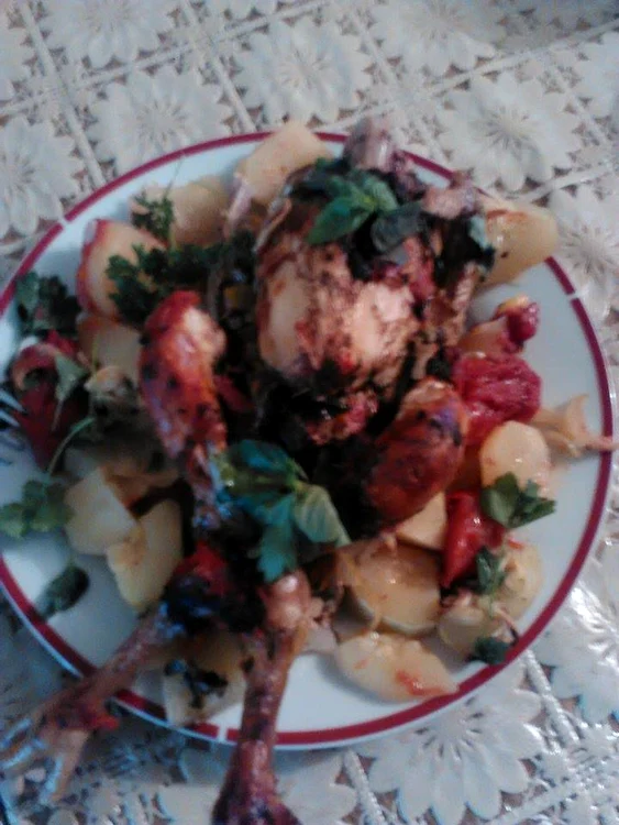 Pui umplut cu fructe tropicale