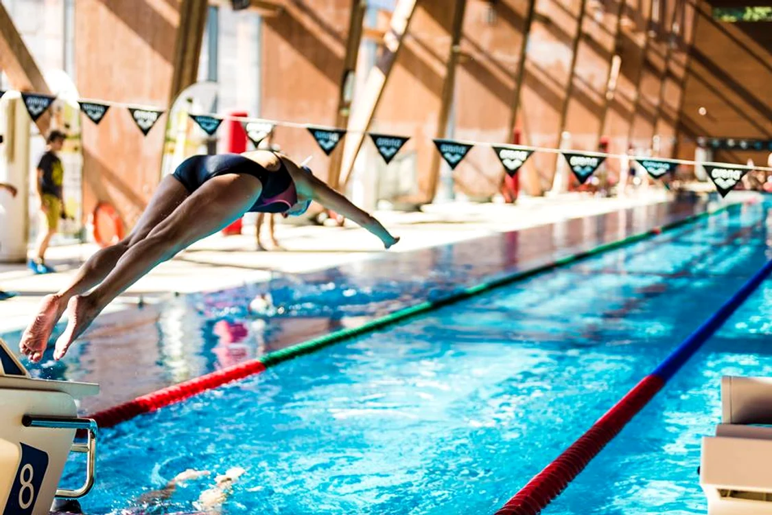Bucureștenii donează: 385 000 de lei strînși la Swimathon București 2017 jpeg