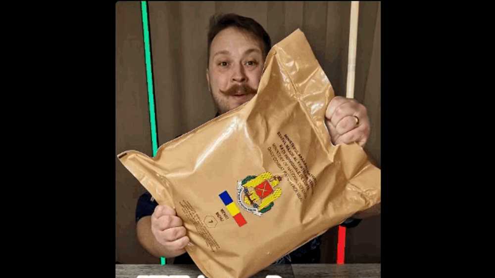 „Cred că un soldat ar spune mulțumesc”. Un vlogger rus prezintă rația individuală de hrană din Armata Română