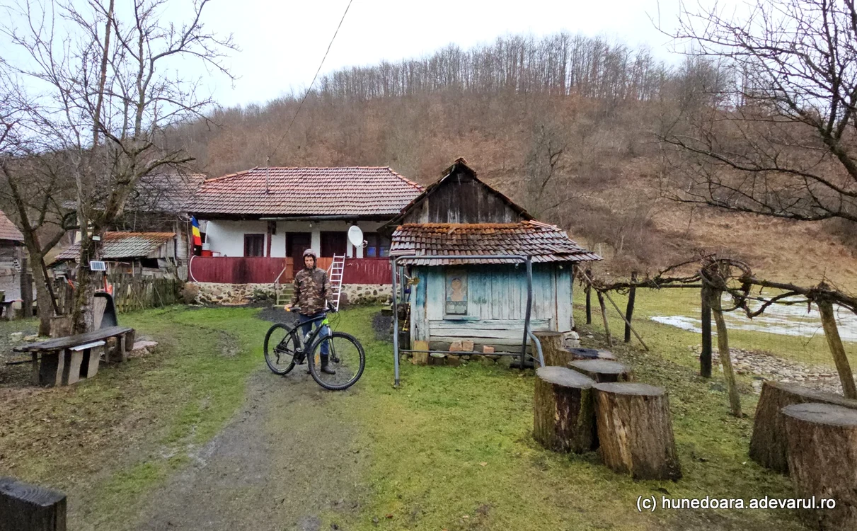 Satul Bărăștii Iliei. Foto: Daniel Guță. ADEVĂRUL