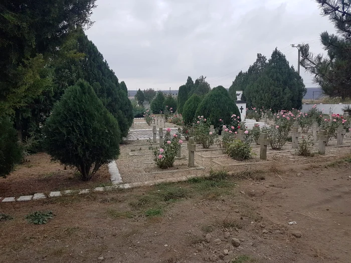 Cimitirul internațional Mircea Vodă. FOTO Cezar Popescu