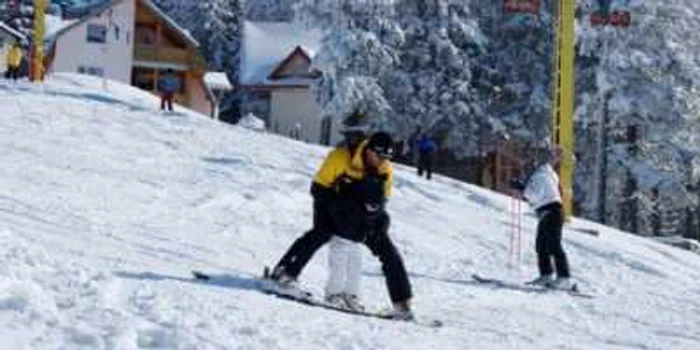 Cei mici de întrec pe schiuri