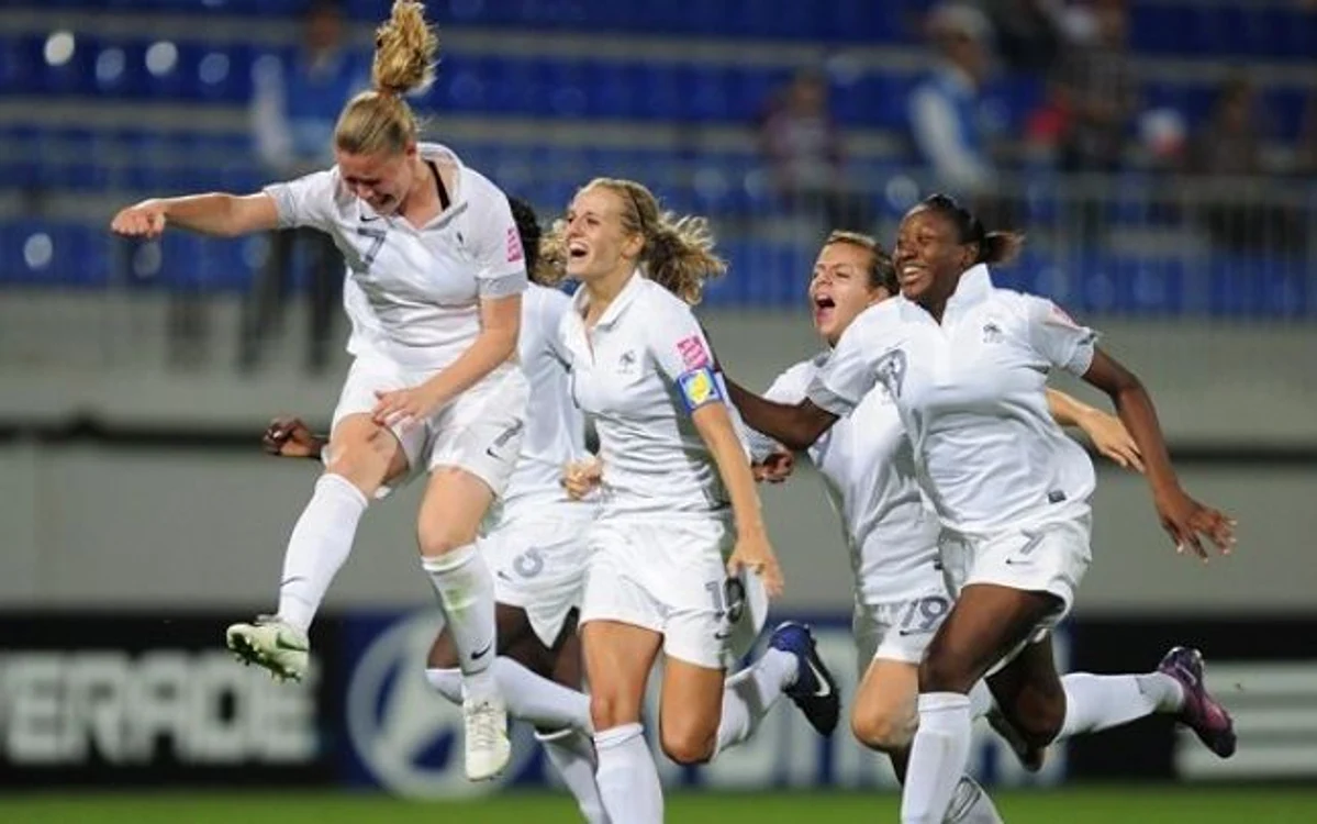 
    Cele mai frumoase goluri din fotbalul feminin  