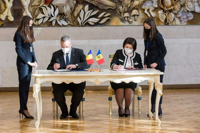 Premierul roman Nicolae Ciuca si cel moldovean, Natalia Gavriliță. Foto: gov.md