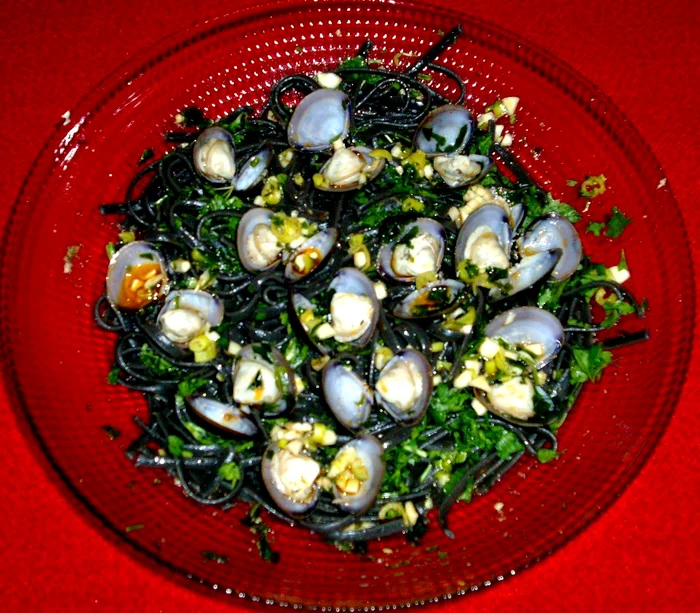 
    Scoici cu paste linguini   