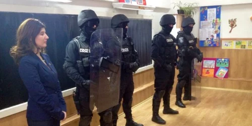 Demonstraţie la Poliţia locală Galaţi. Foto