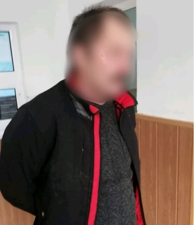 Bărbatul beat criţă care a intrat nepoftit peste o mamă cu doi copii într-un apartament din Râmnicu Vâlcea Foto IJJ Vâlcea