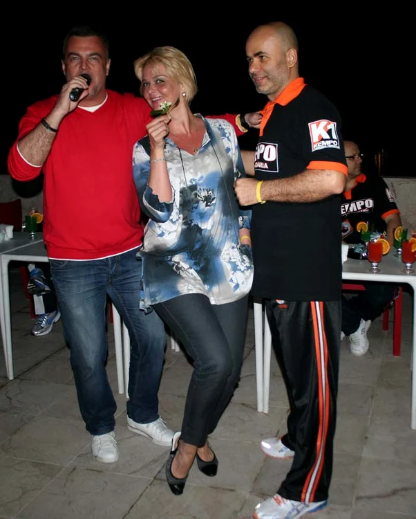 
    Adrian Enache, Iuliana Marciuc şi Amatto Zaharia  