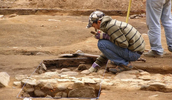 Săpături arheologice (© Wikimedia Commons)