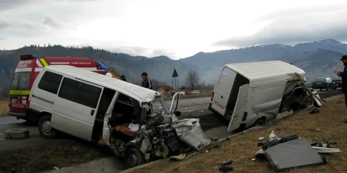 accident microbuze campulung moldovenesc. foto