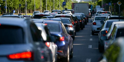 masini de marfa in trafic jpg