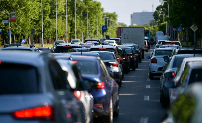 Mașini de marfă în trafic FOTO: Facebook/Stelian Budjuveanu
