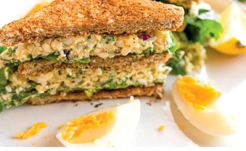 sendvis cu salata de ou jpg